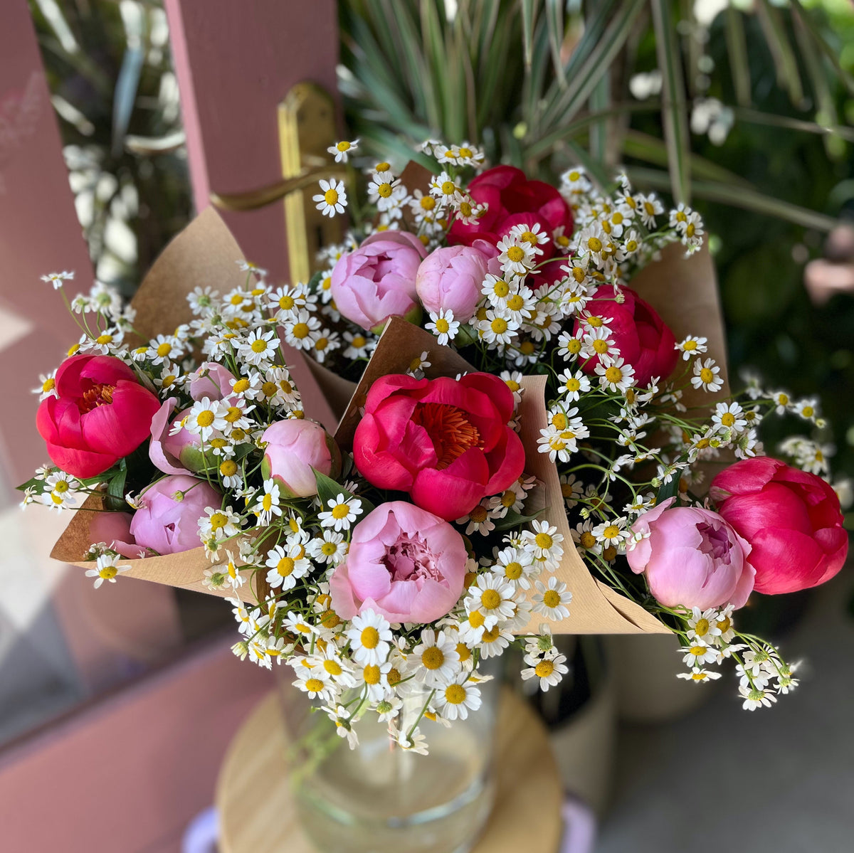 WE'RE HIRING A PART TIME FLORIST